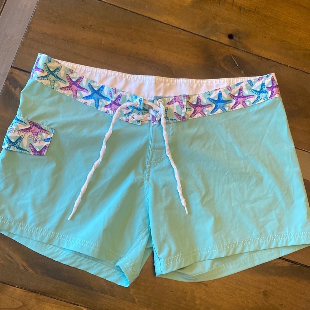 Tormenter seafoam fishing board shorts‎ size 10
